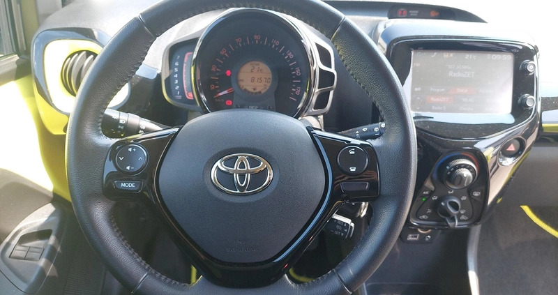 Toyota Aygo cena 43900 przebieg: 81570, rok produkcji 2017 z Rawicz małe 326